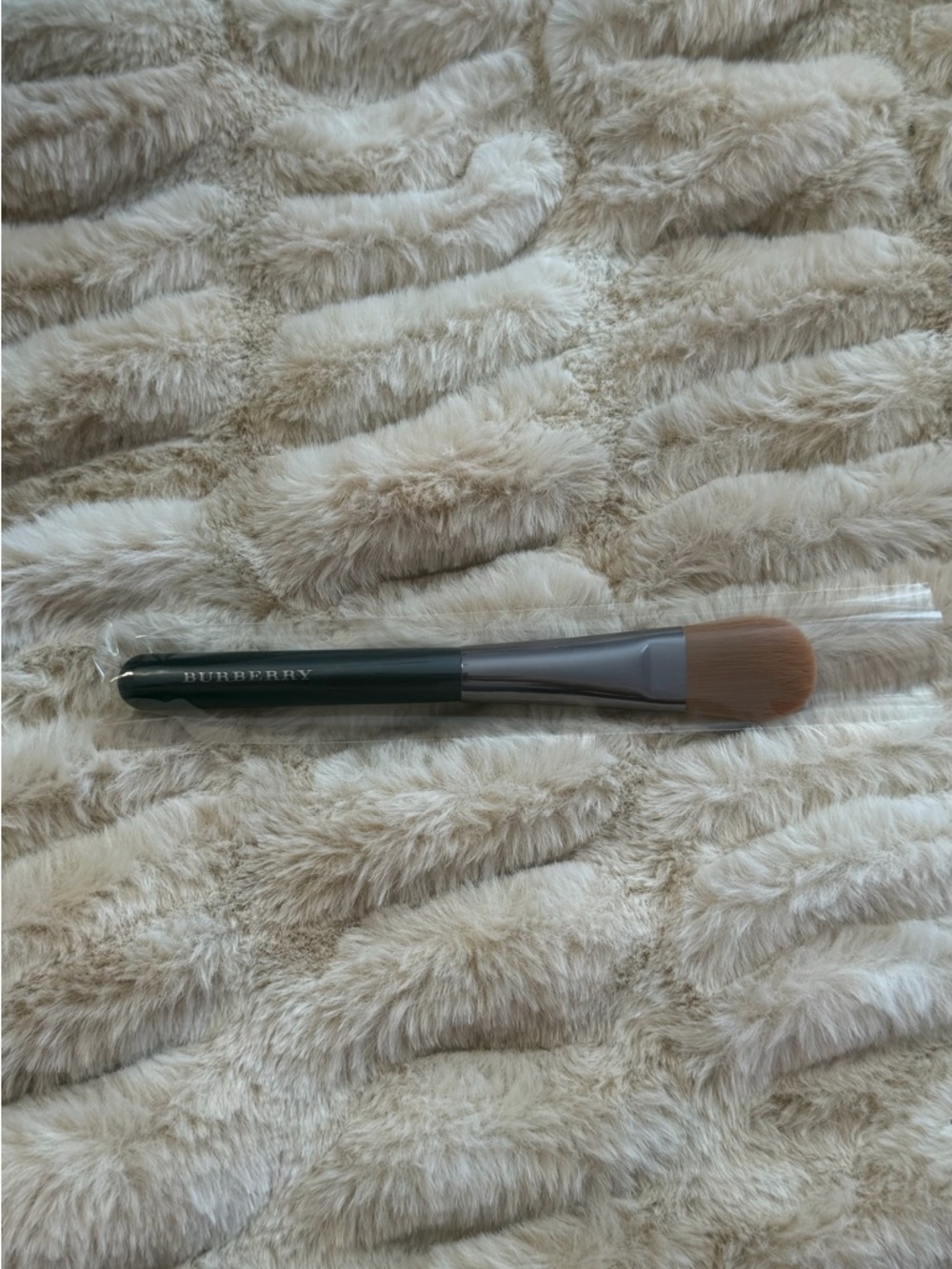 Burberry Foundation Brush No. 04